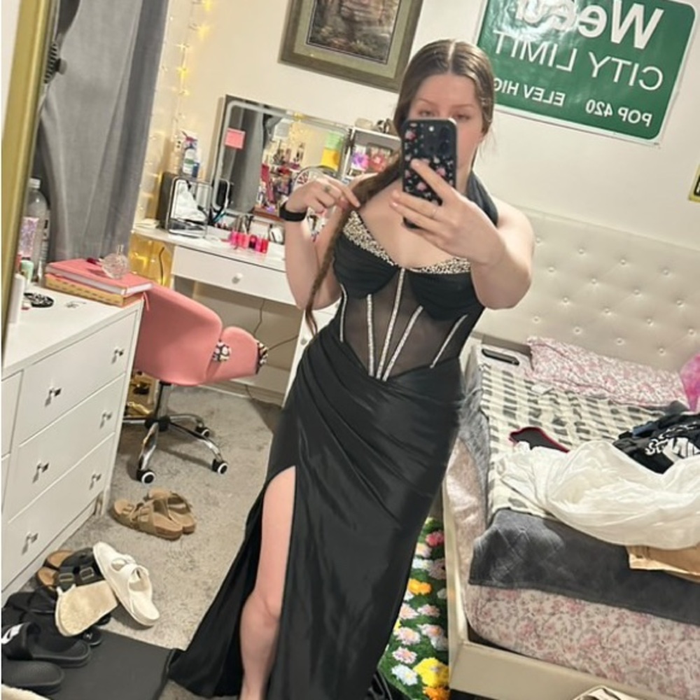 Prom dress - Picture 4 of 5
